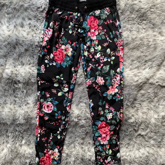 EXPRESS Floral Jogger, Small - Picture 2 of 6